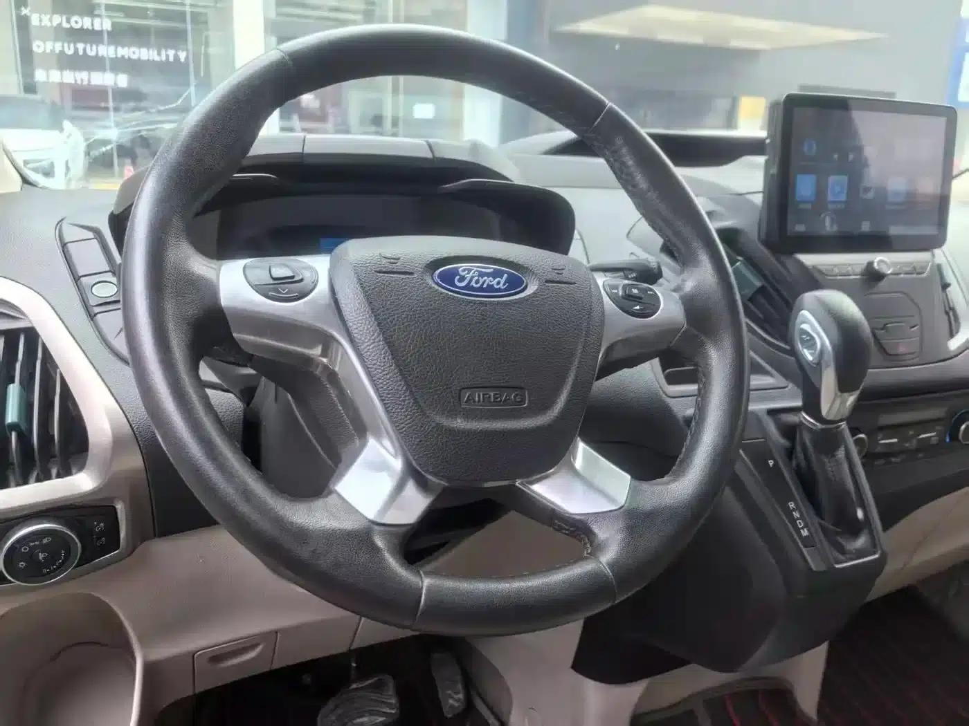 Tourneo 2017 2.0T Automatic Elite Edition — миниатюра 8