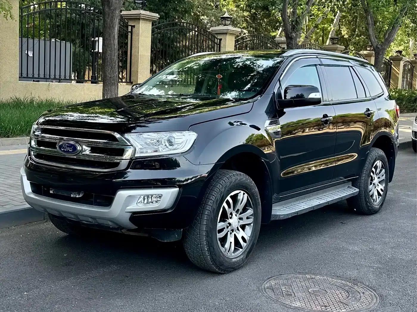 2016 Ford Everest 2.0T Gasoline Automatic 4WD Luxury Edition — миниатюра 1