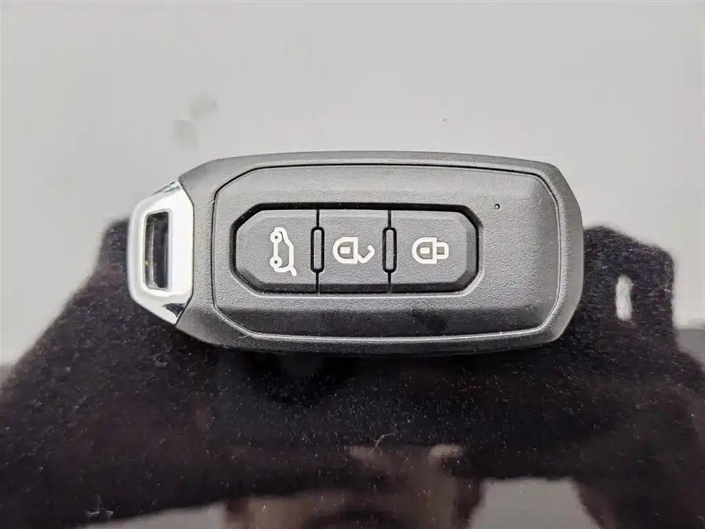 2022 EcoBoost 170 Premium Model (Facelift) — миниатюра 19