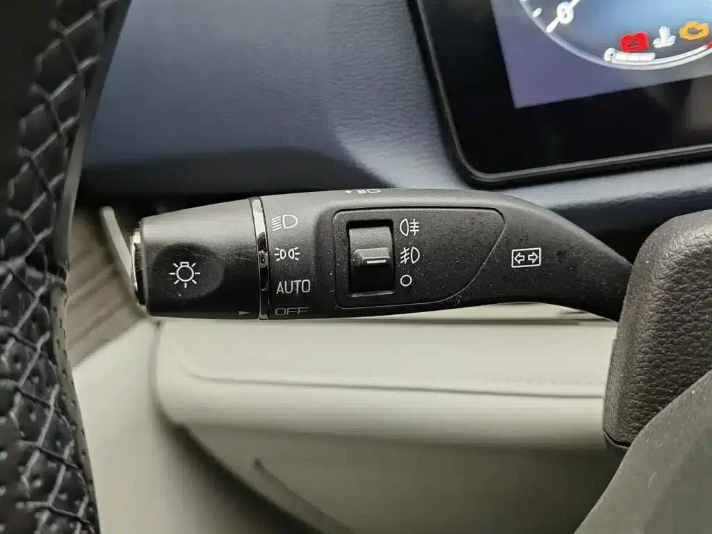 2022 EcoBoost 170 Premium Model (Facelift) — миниатюра 21