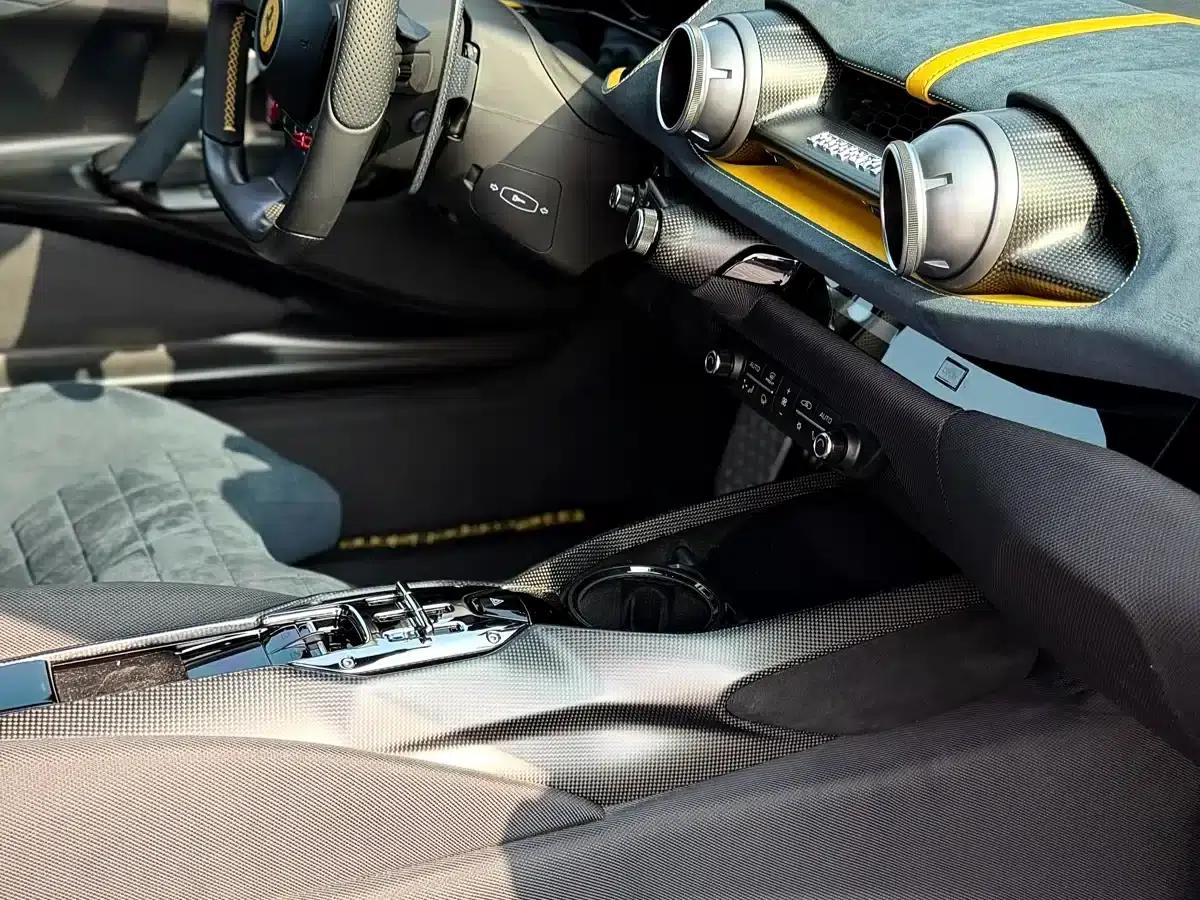 2023 Ferrari 812 Competizione One-Off Custom Edition — миниатюра 26
