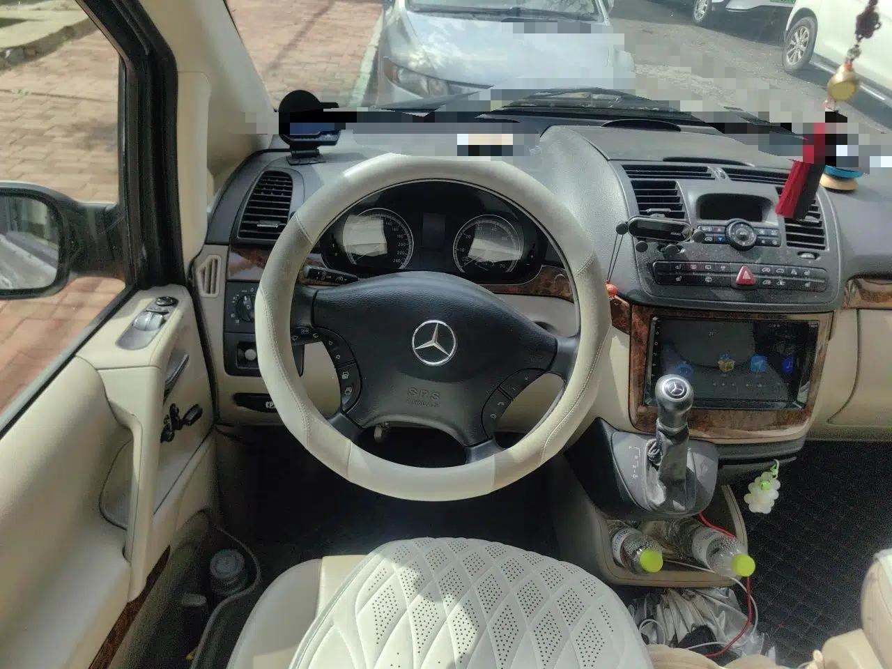 Mercedes-Benz Viano 2011 2.5L Prestige Edition — миниатюра 11