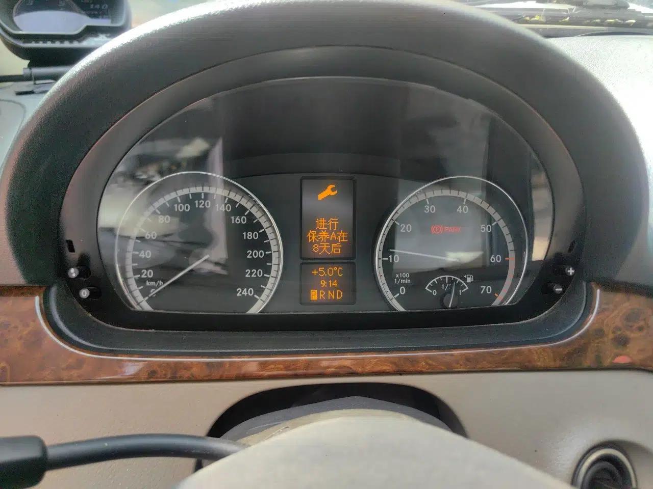 Mercedes-Benz Viano 2011 2.5L Prestige Edition — миниатюра 12