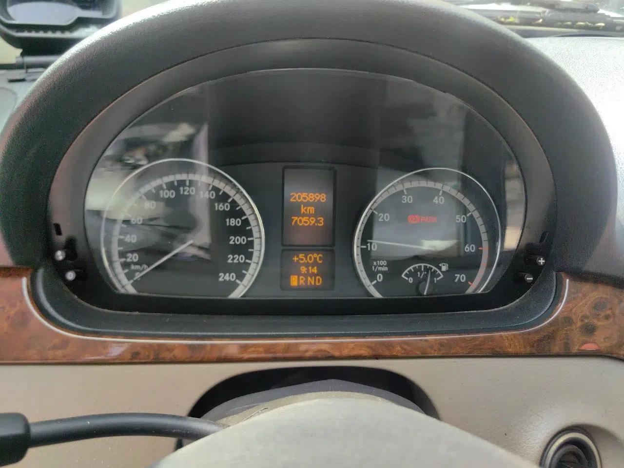 Mercedes-Benz Viano 2011 2.5L Prestige Edition — миниатюра 13