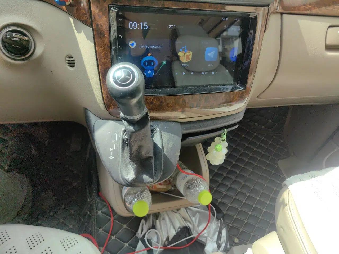 Mercedes-Benz Viano 2011 2.5L Prestige Edition — миниатюра 15