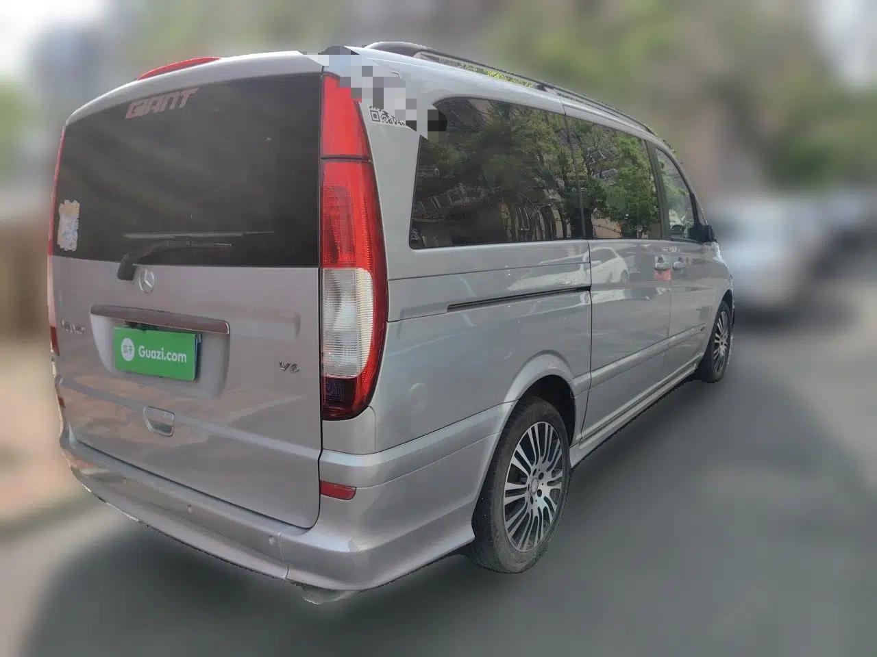 Mercedes-Benz Viano 2011 2.5L Prestige Edition — миниатюра 6