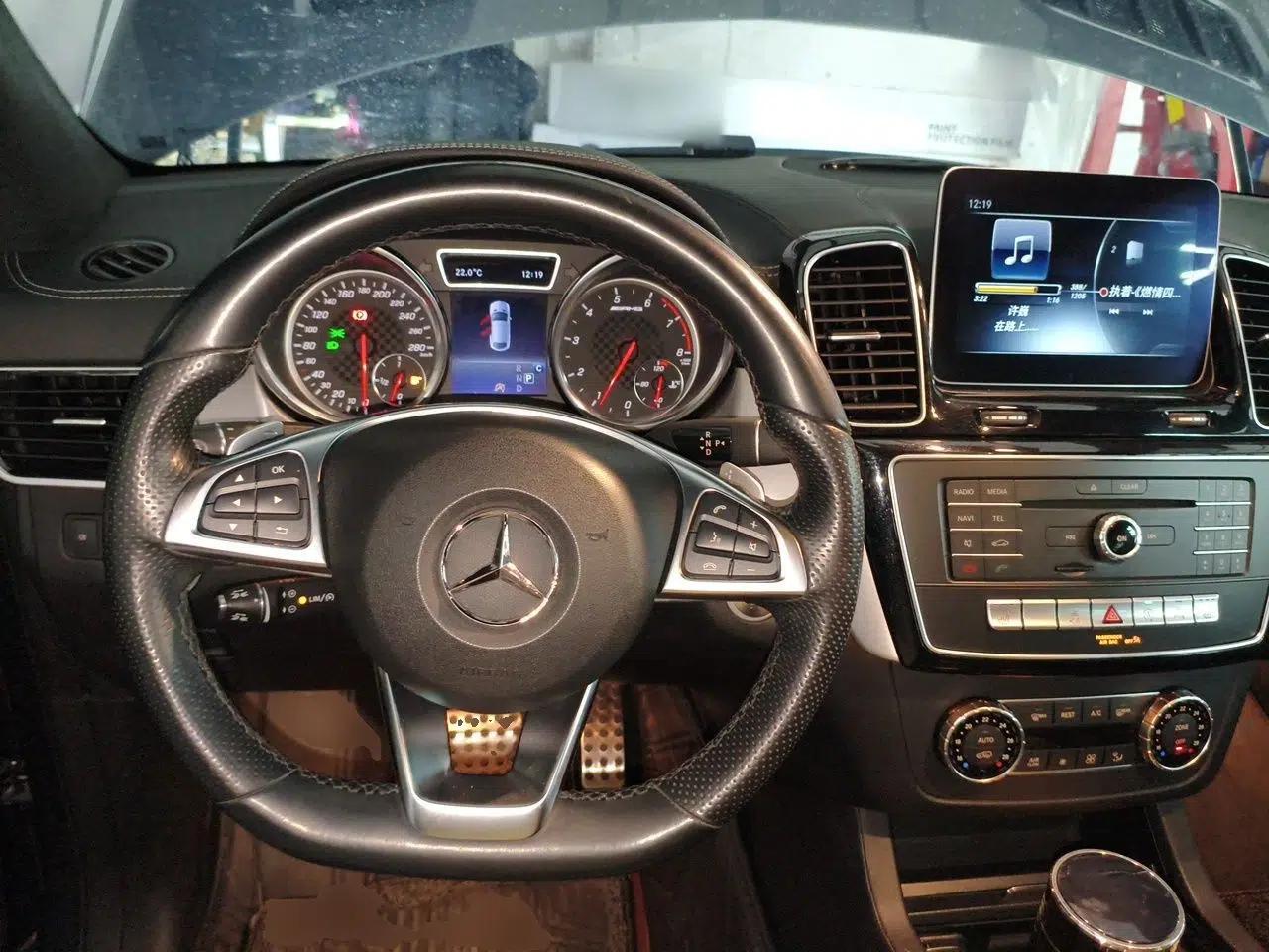 Mercedes-Benz GLE Coupe AMG 2017 AMG GLE 43 4MATIC Coupe SUV — миниатюра 11