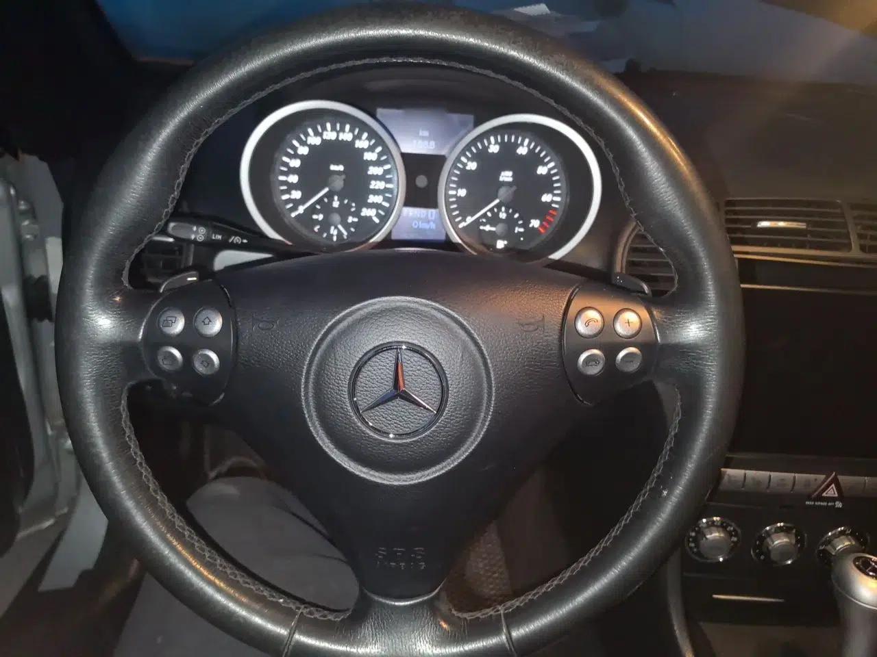 Mercedes-Benz SLK-Class  — миниатюра 11