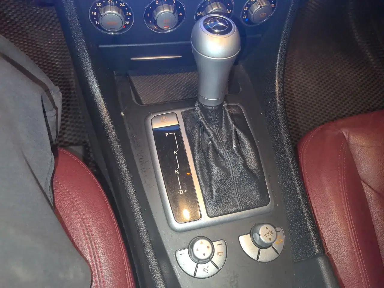Mercedes-Benz SLK-Class  — миниатюра 15