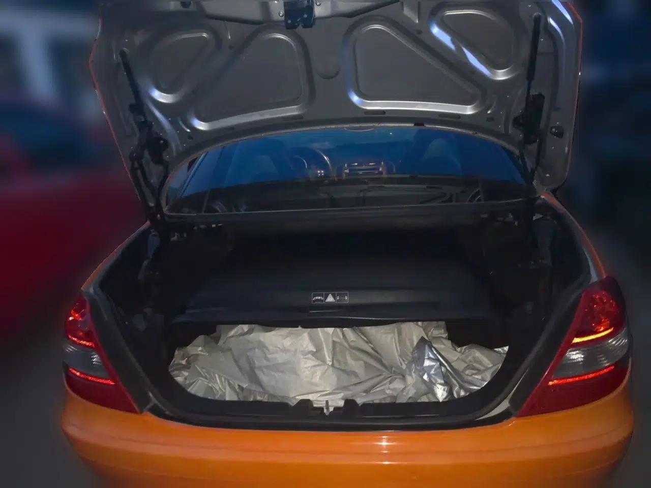 Mercedes-Benz SLK-Class  — миниатюра 20