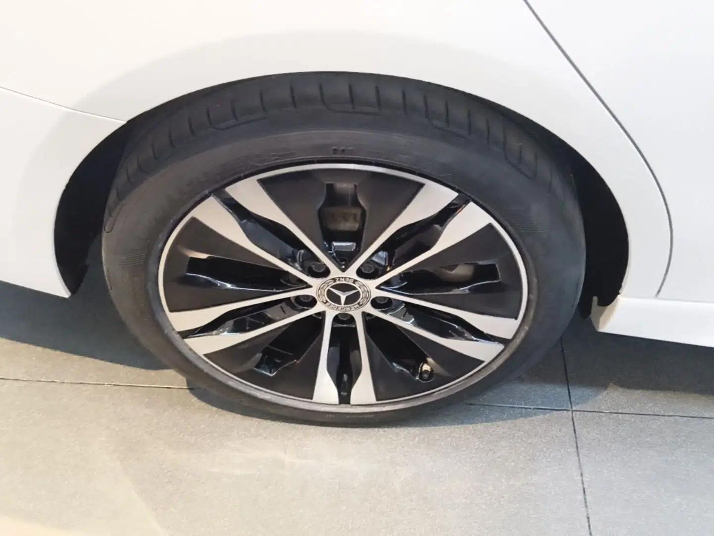 Mercedes-Benz C-Class New Energy 2023 Facelift C 350 eL — миниатюра 10