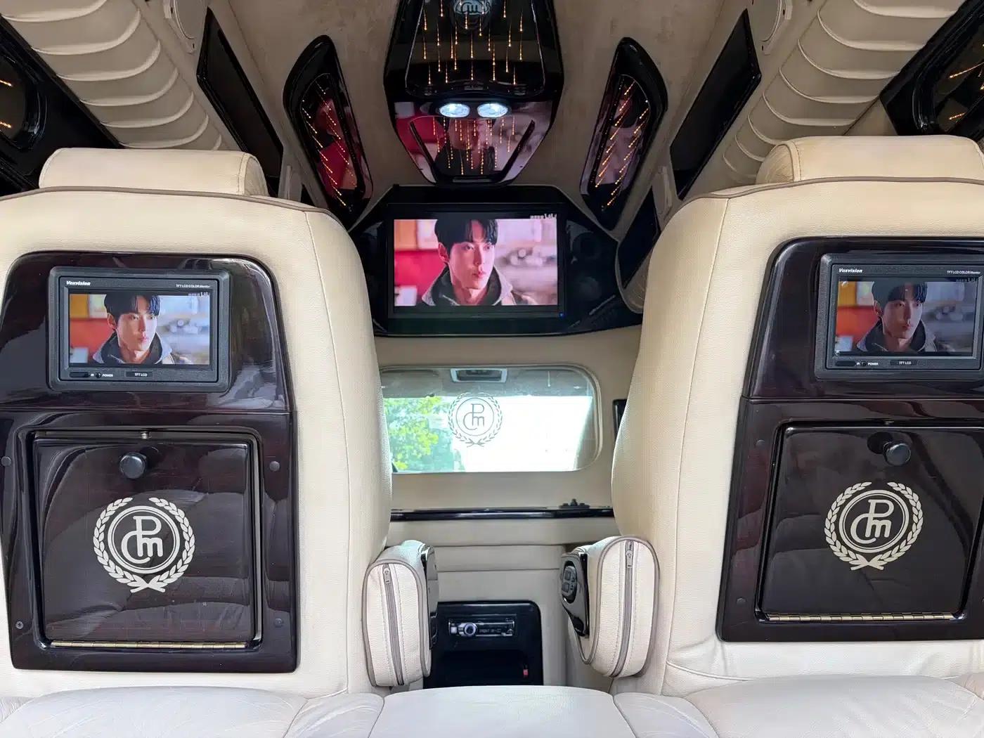 2011 SAVANA 5.3L Business Star 7-seater — миниатюра 14