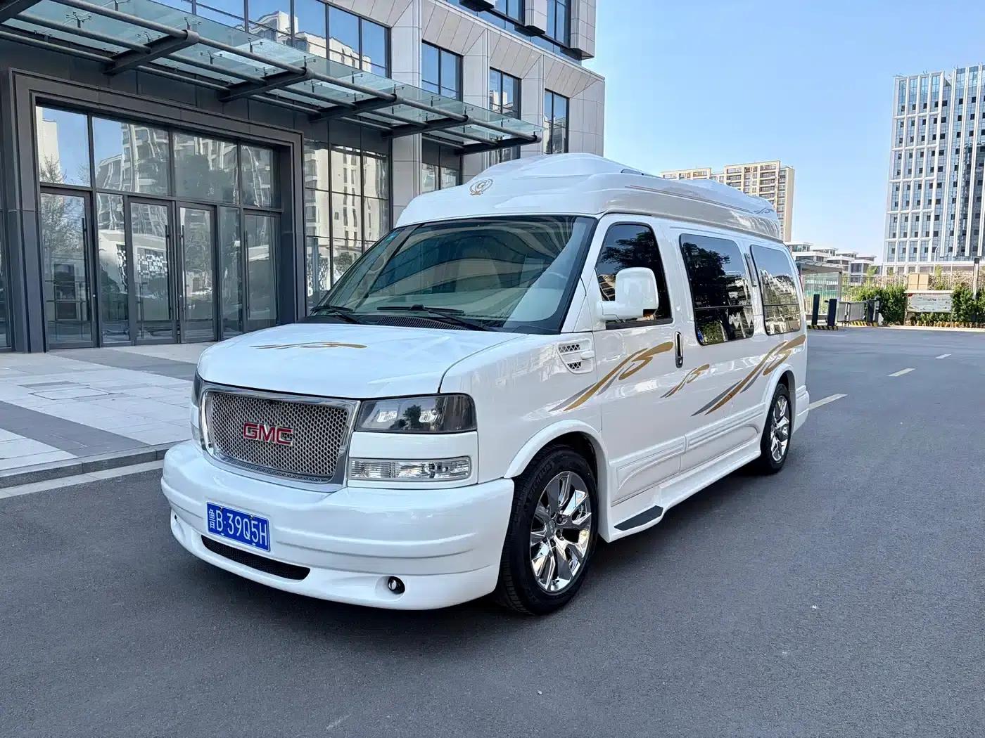 2011 SAVANA 5.3L Business Star 7-seater — миниатюра 3
