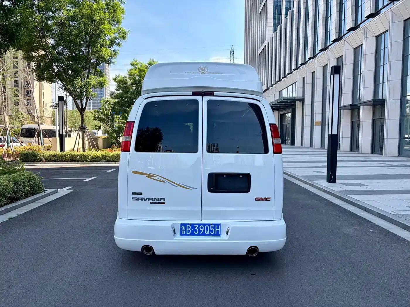2011 SAVANA 5.3L Business Star 7-seater — миниатюра 5
