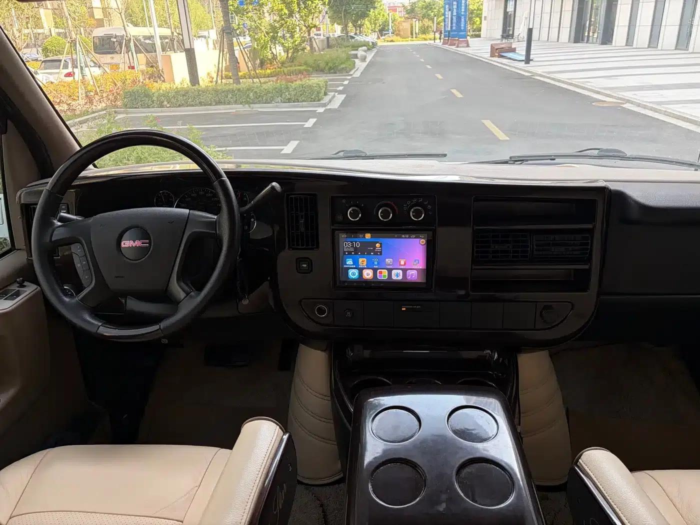 2011 SAVANA 5.3L Business Star 7-seater — миниатюра 8