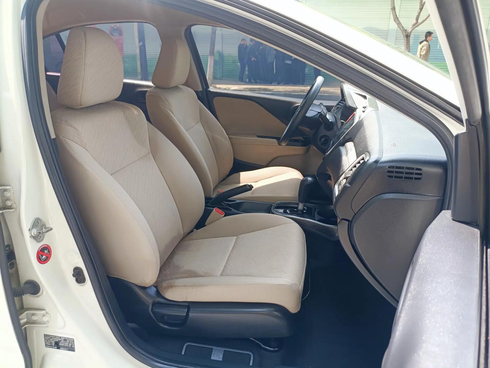 Honda Greiz 2016 1.5L CVT Classic Edition — миниатюра 19