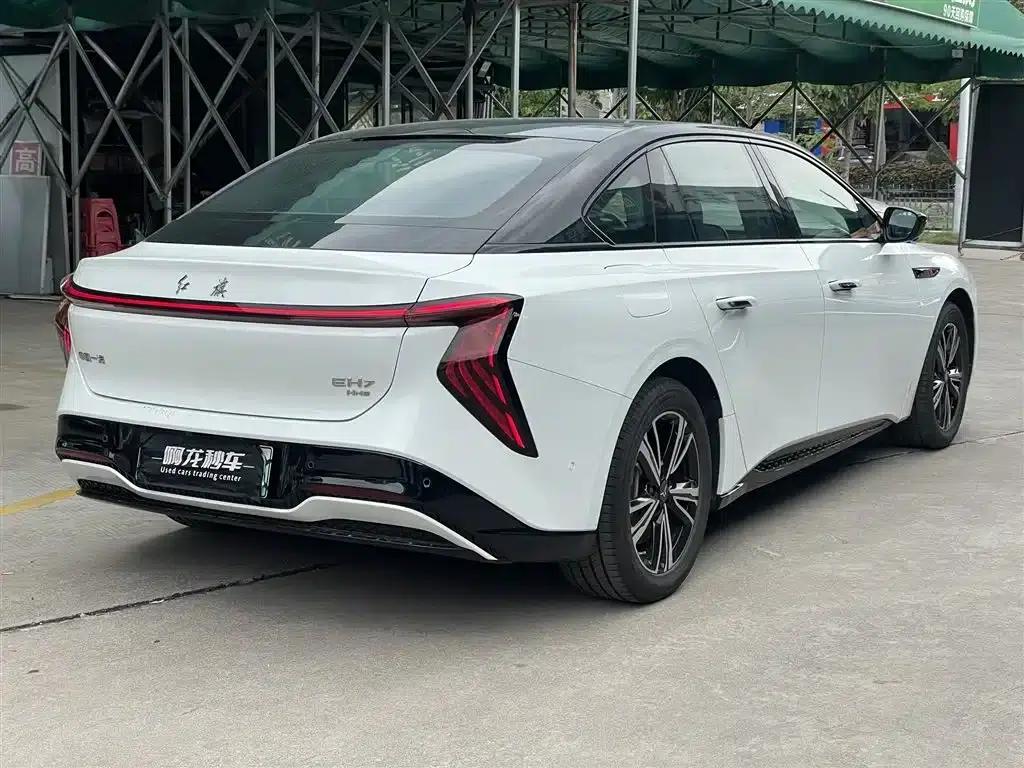Hongqi EH7 2024 820 Pro Glory Edition — миниатюра 6
