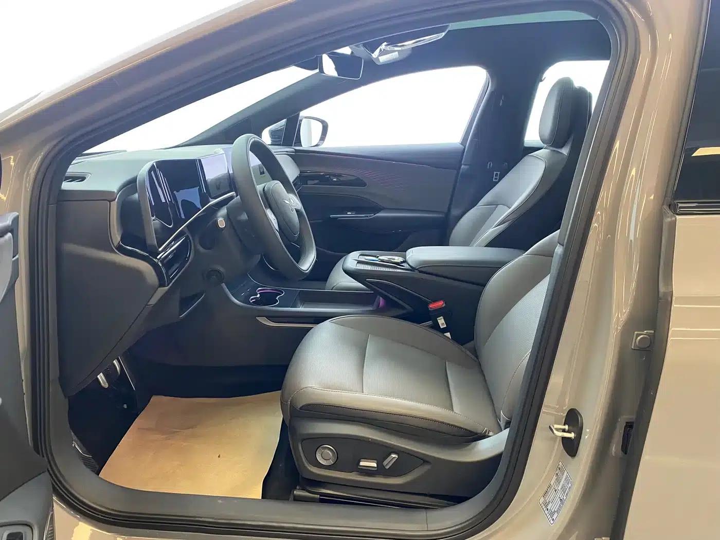 Hongqi EH7 2025 640 AWD Smart Selection Edition — миниатюра 6