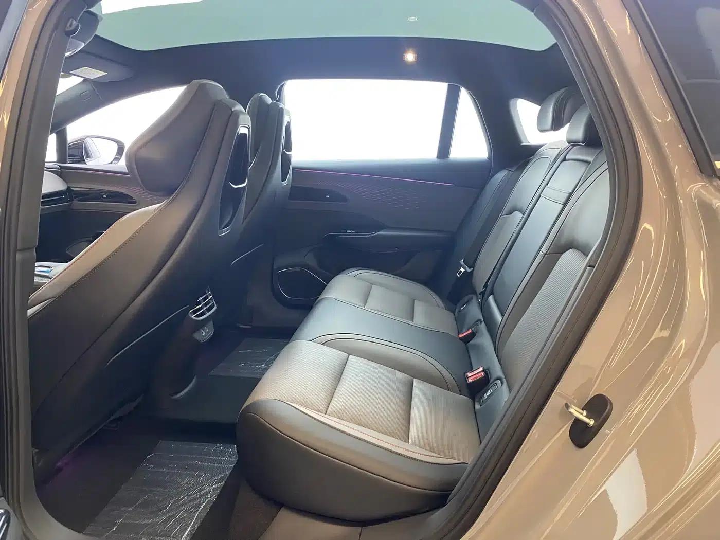 Hongqi EH7 2025 640 AWD Smart Selection Edition — миниатюра 7