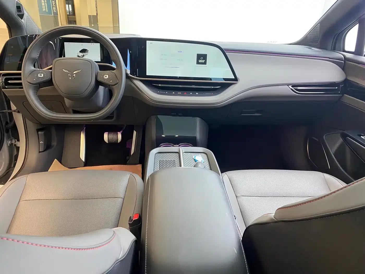 Hongqi EH7 2025 640 AWD Smart Selection Edition — миниатюра 8