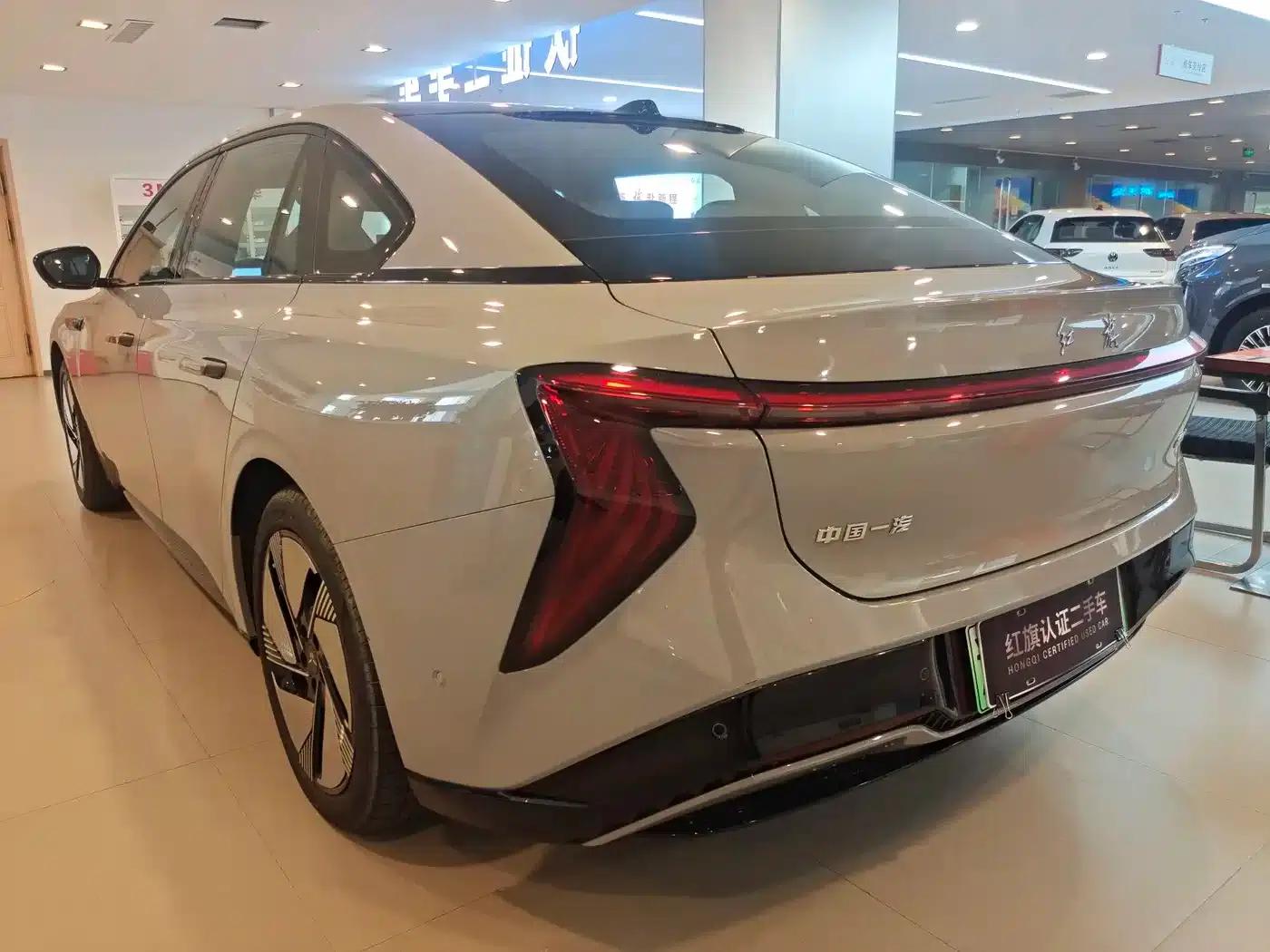 Hongqi EH7 2025 640 AWD Smart Selection Edition — миниатюра 3