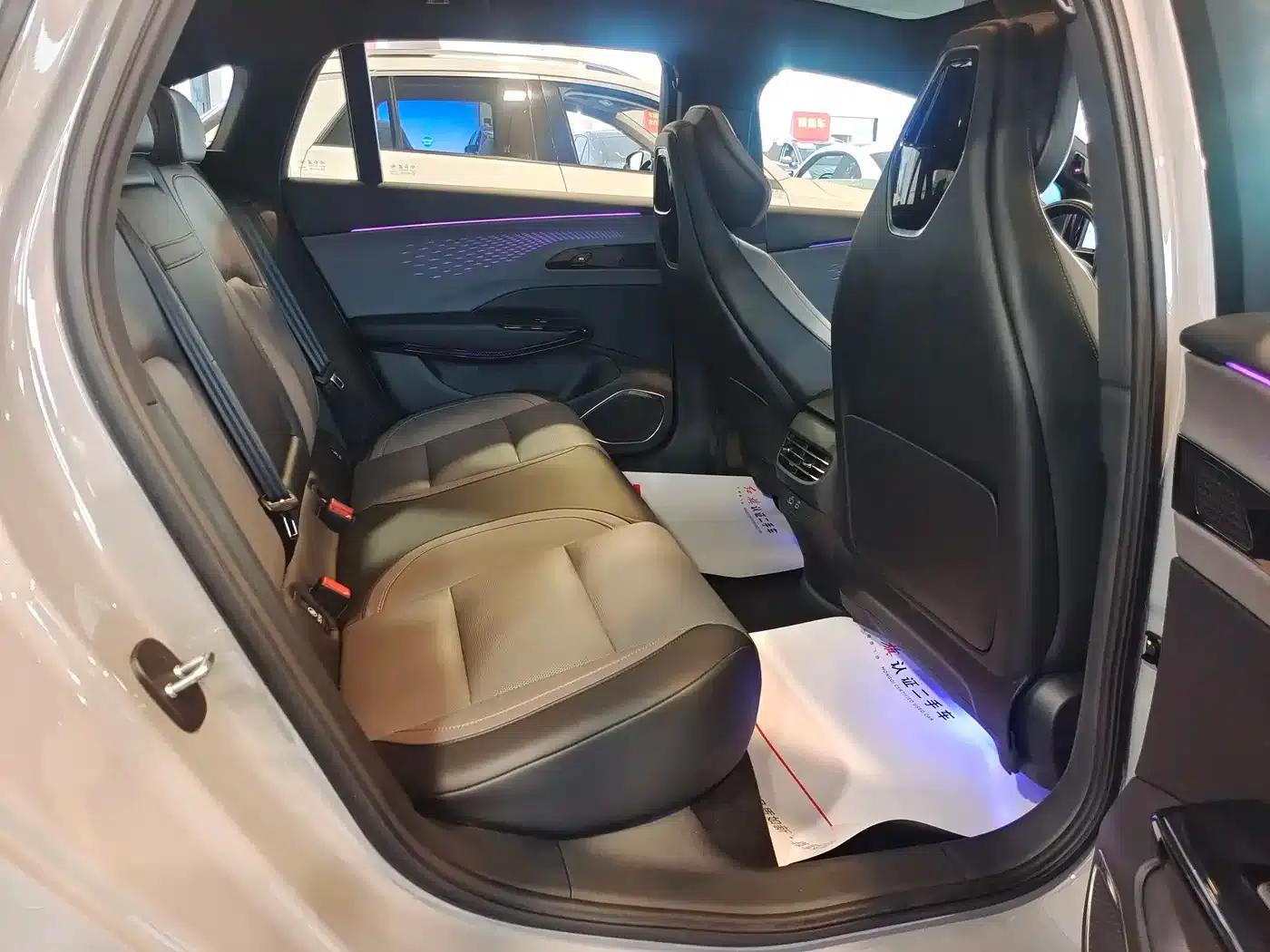Hongqi EH7 2025 640 AWD Smart Selection Edition — миниатюра 9