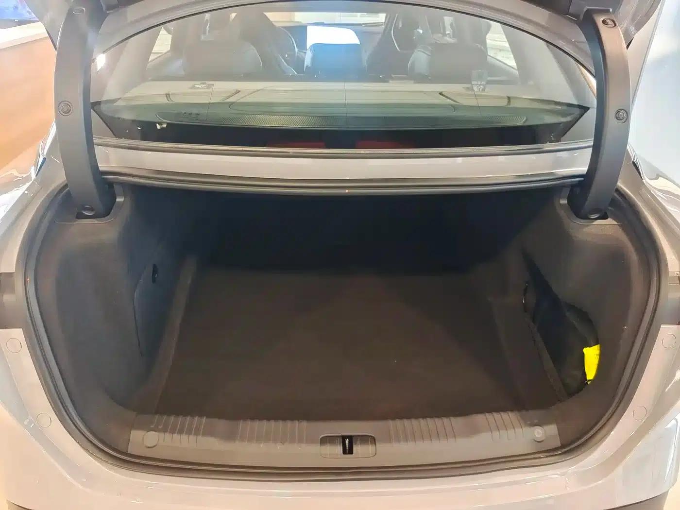 Hongqi EH7 2025 640 AWD Smart Selection Edition — миниатюра 10