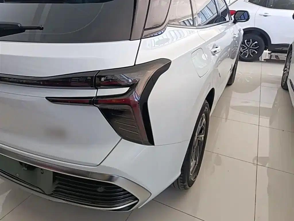Hongqi HS3 2023 1.5T 2WD Goodness Edition — миниатюра 8