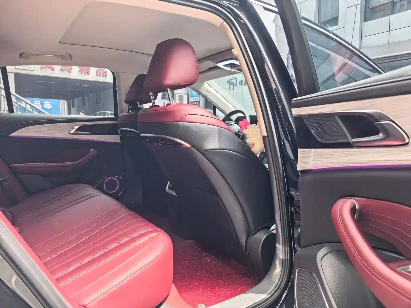 Hongqi H5 PHEV 2025 Model 170 Super Hybrid — миниатюра 11