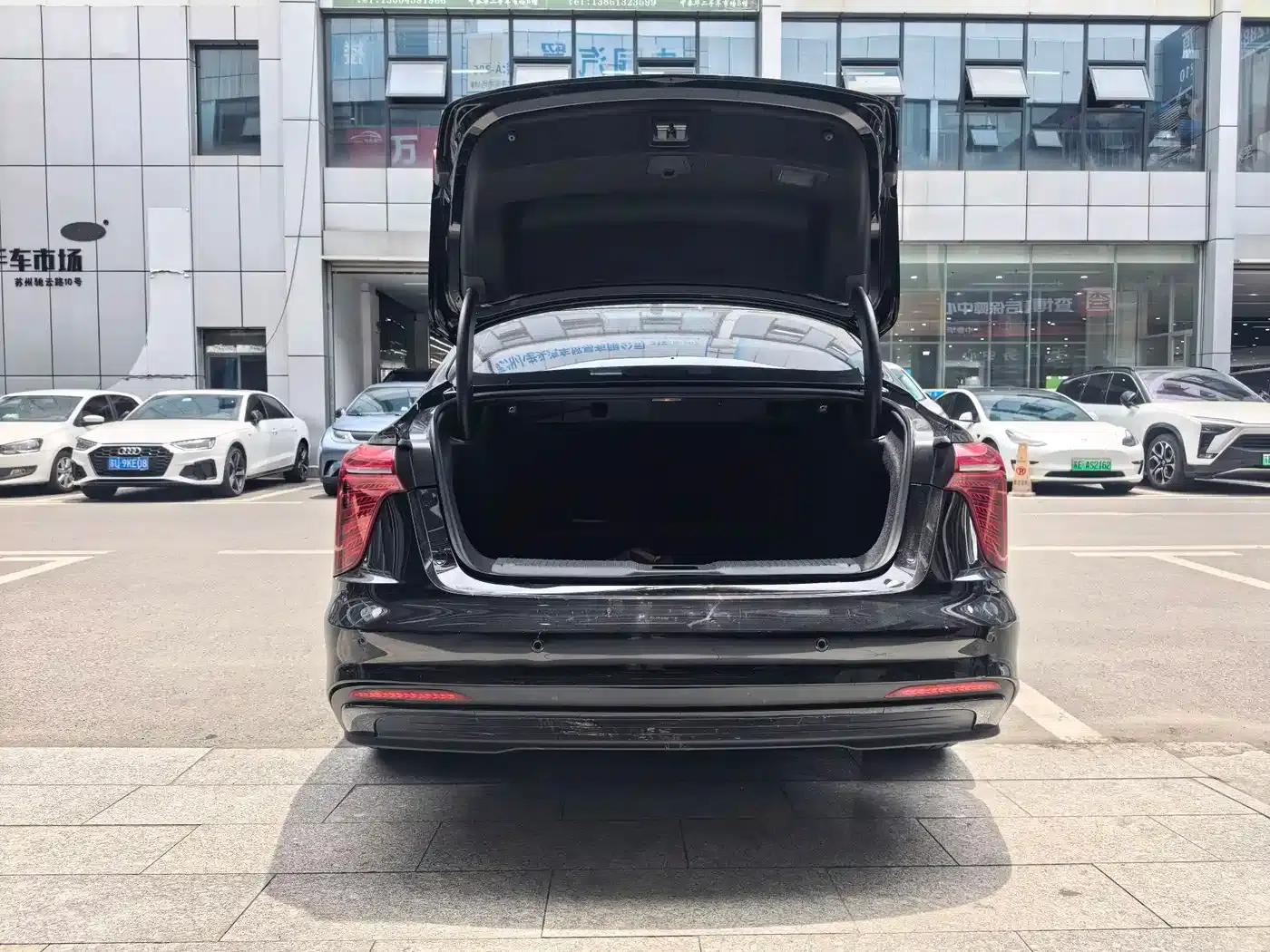 Hongqi H5 PHEV 2025 Model 170 Super Hybrid — миниатюра 13