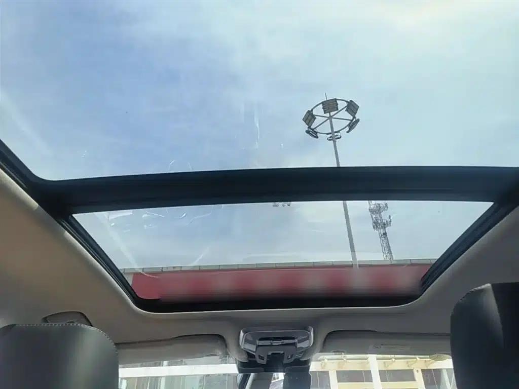 Hongqi H5 PHEV 2025 130 Super Hybrid Edition — миниатюра 18