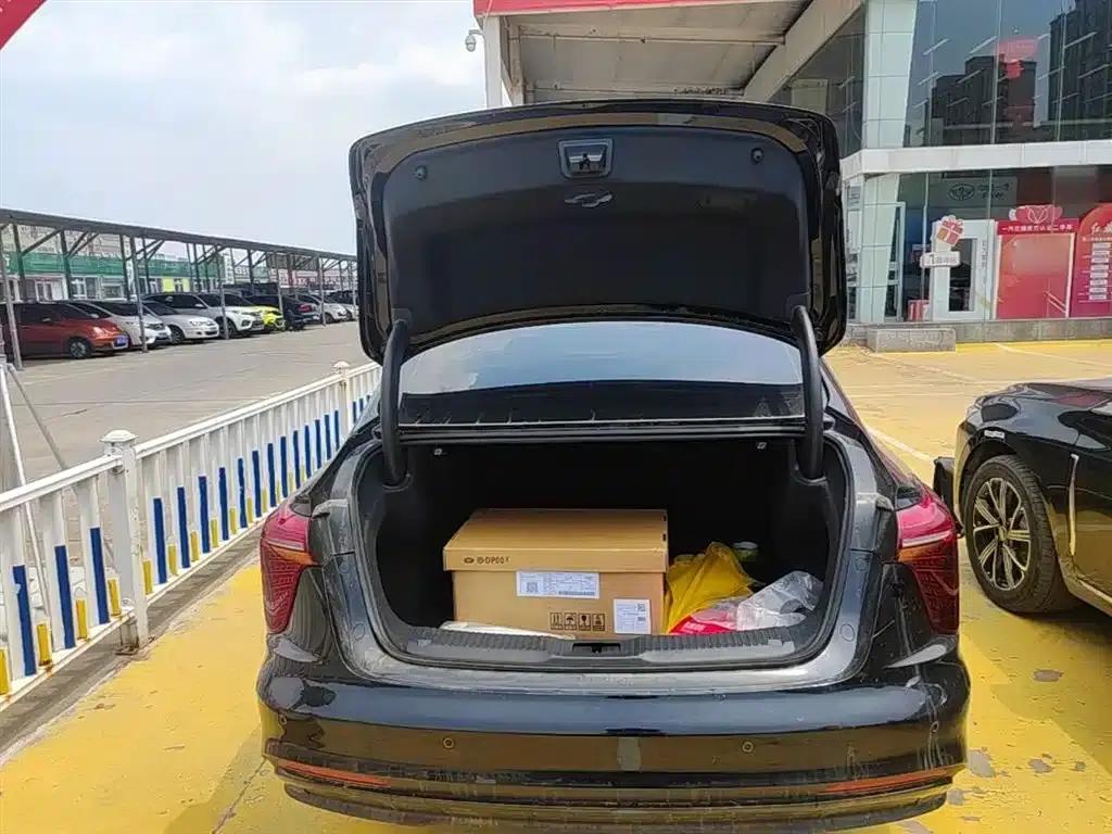 Hongqi H5 PHEV 2025 130 Super Hybrid Edition — миниатюра 19