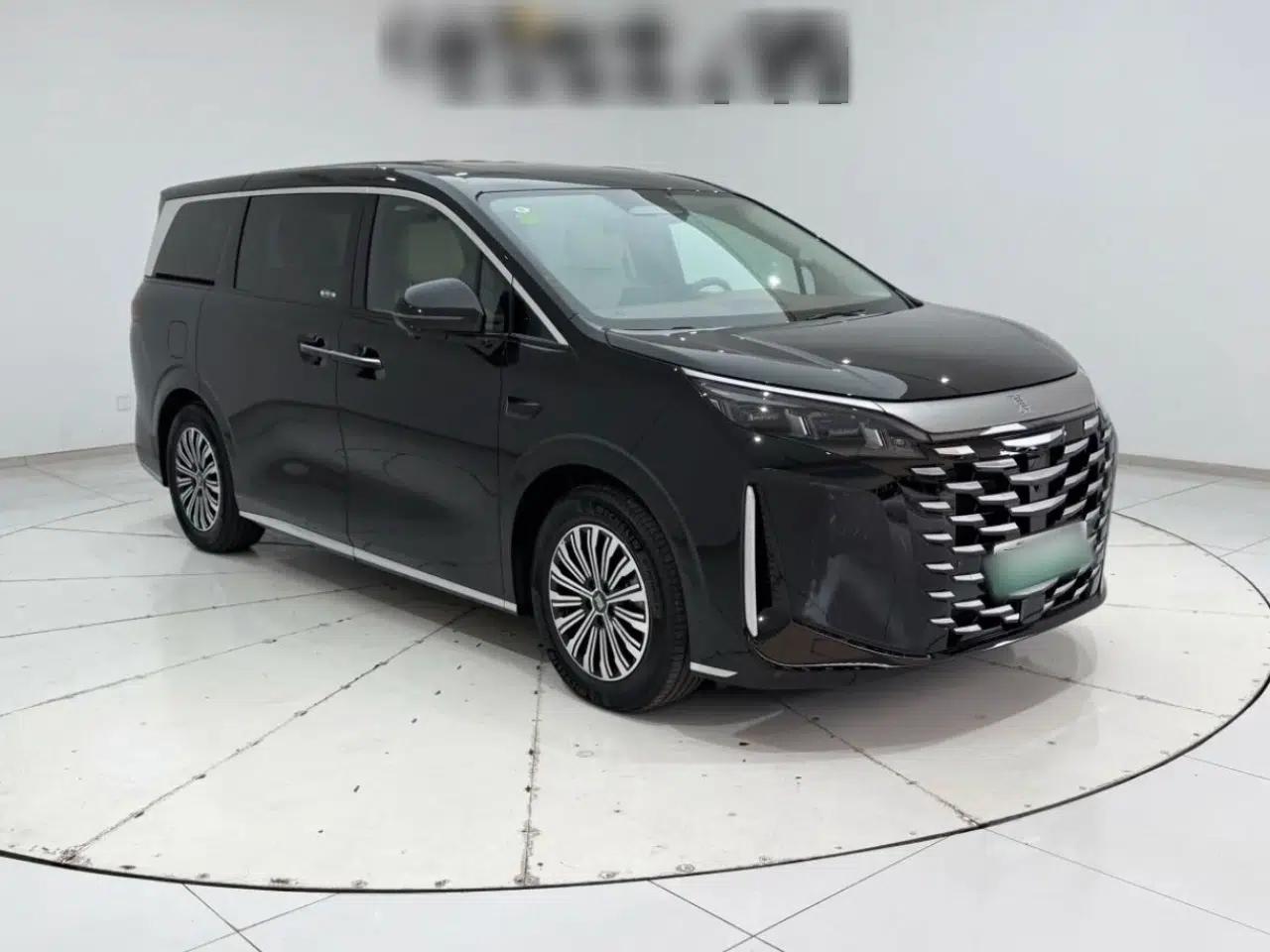 BYD Xia 2025 DM-i 1.5T 180km Beyond Edition — миниатюра 3