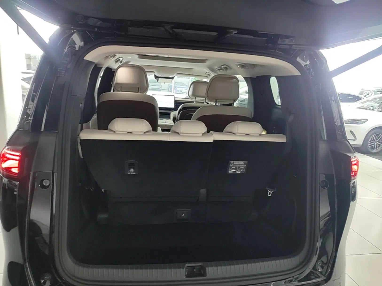 BYD Xia 2025 DM-i 1.5T 180km Beyond Edition — миниатюра 22