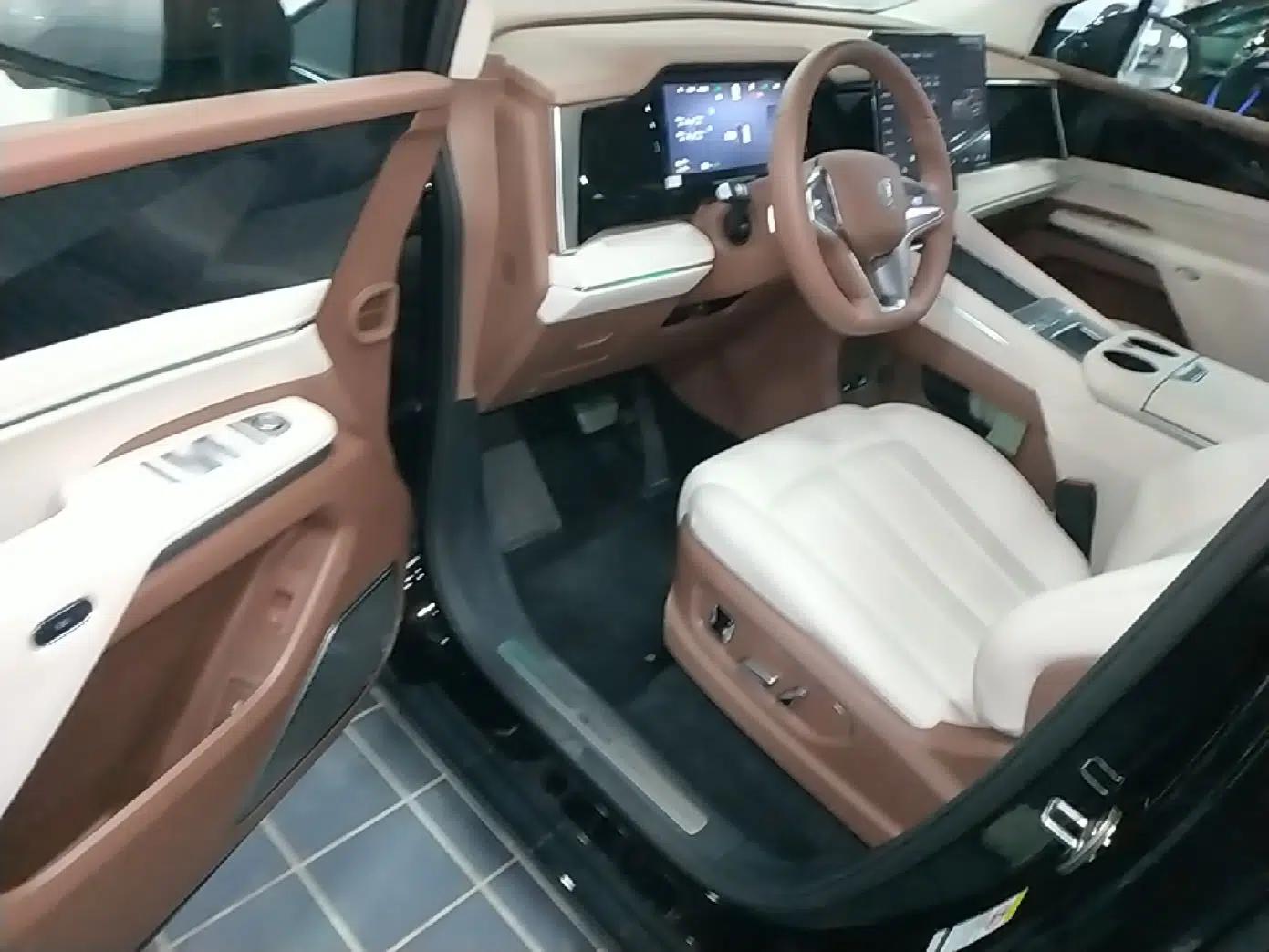BYD Xia 2025 DM-i 1.5T 180km Beyond Edition — миниатюра 18