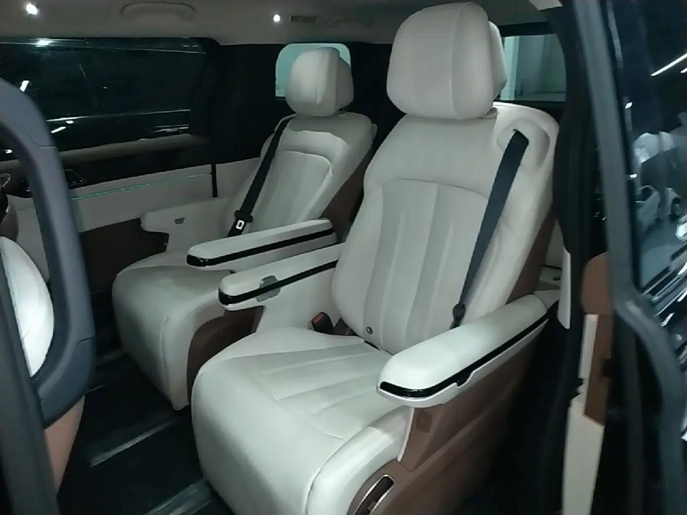 BYD Xia 2025 DM-i 1.5T 180km Beyond Edition — миниатюра 19