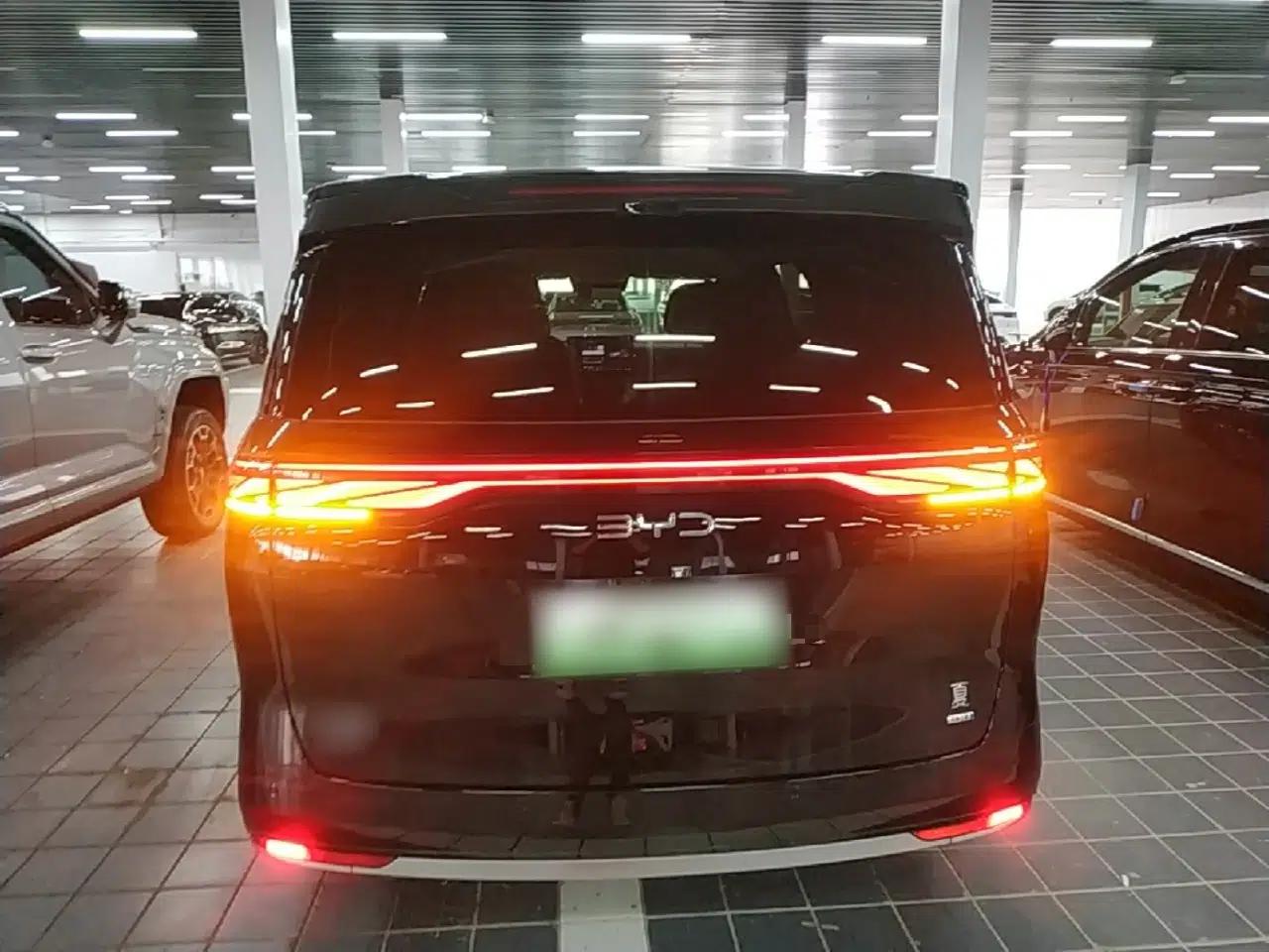 BYD Xia 2025 DM-i 1.5T 180km Beyond Edition — миниатюра 3