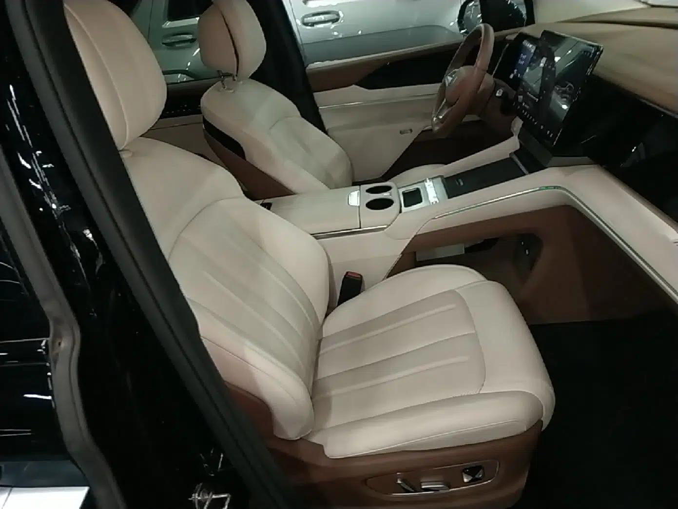 BYD Xia 2025 DM-i 1.5T 180km Beyond Edition — миниатюра 23