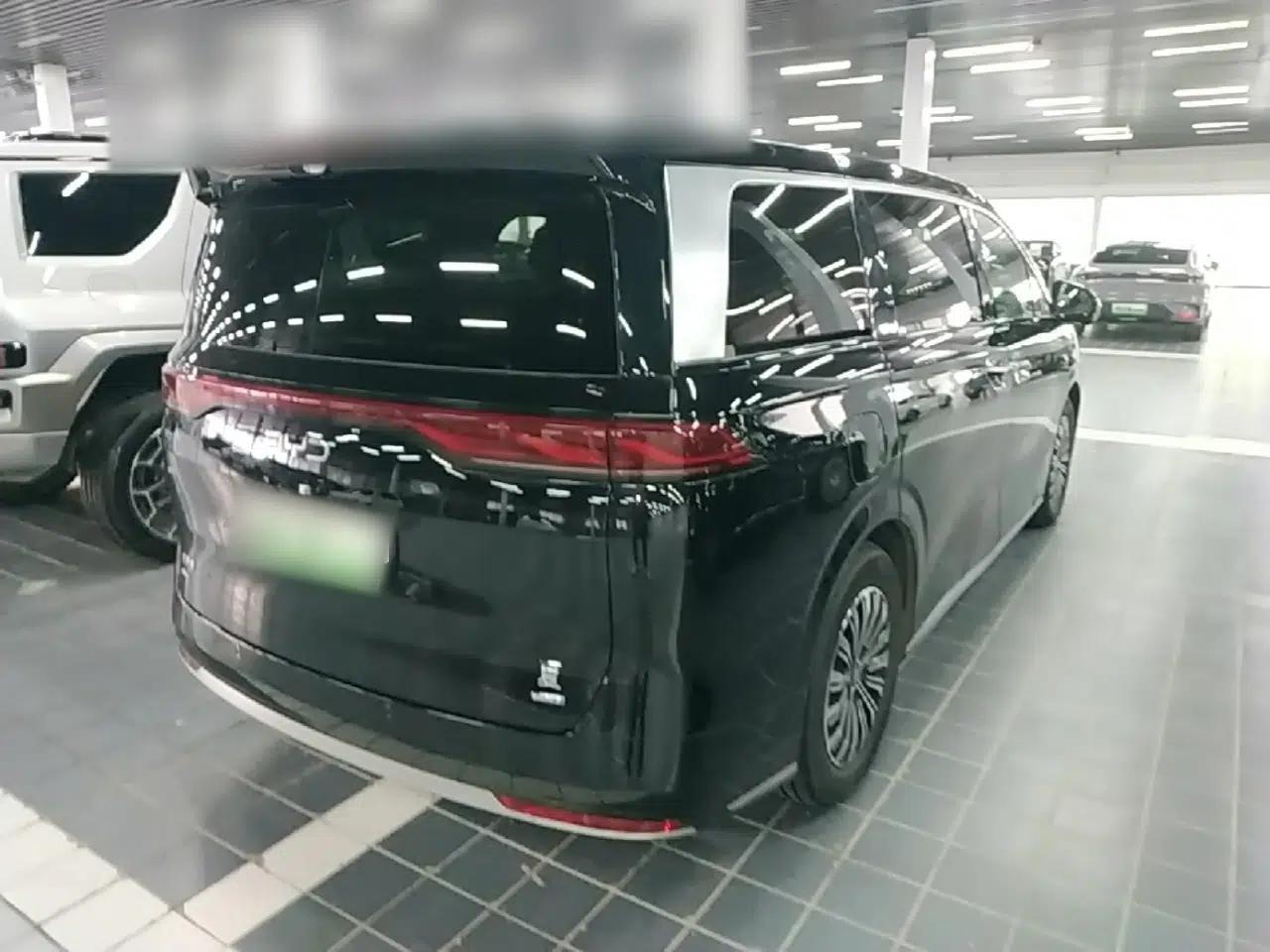 BYD Xia 2025 DM-i 1.5T 180km Beyond Edition — миниатюра 4