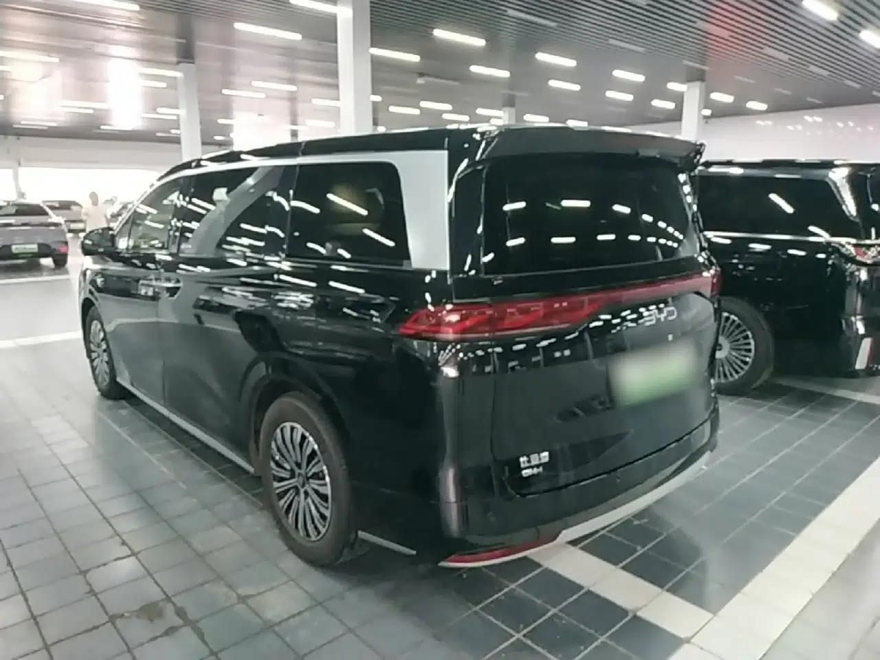 BYD Xia 2025 DM-i 1.5T 180km Beyond Edition — миниатюра 7
