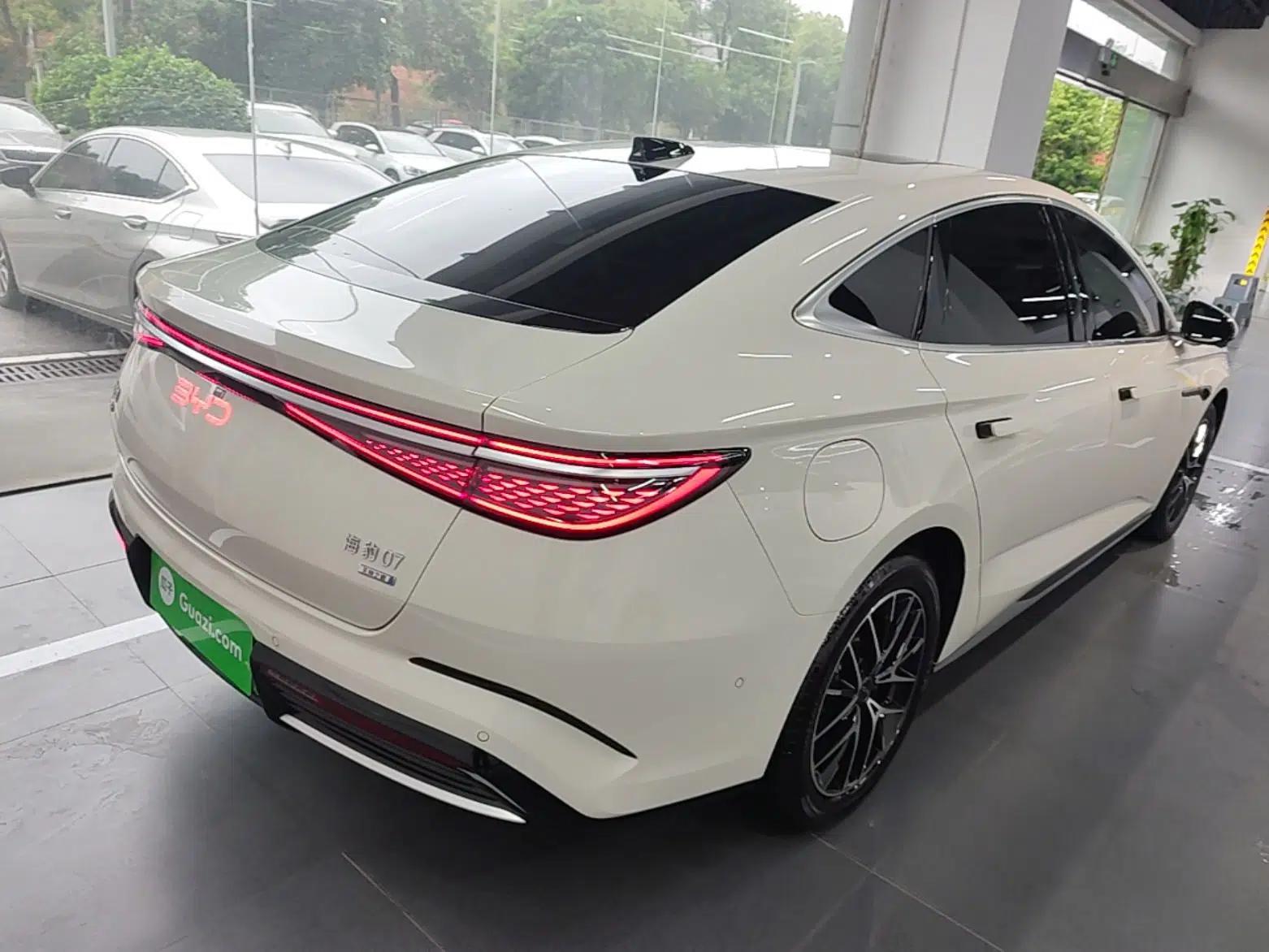 BYD Seal 07 DM-i 2025 Intelligent Driving Version DM-i 1.5L 125 km Prestige Edition — миниатюра 6