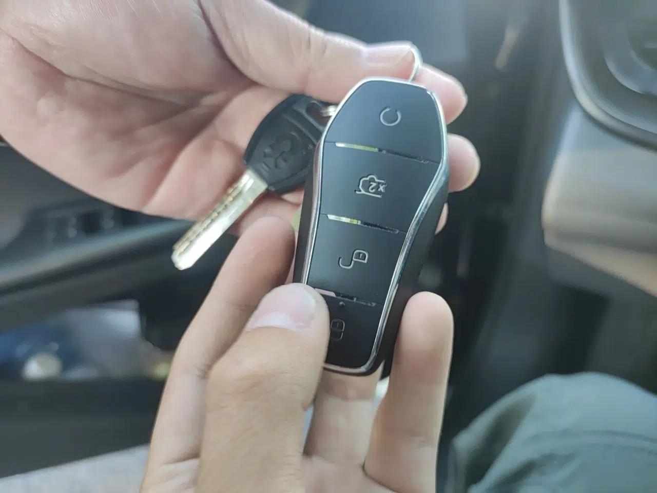 BYD Seal 07 DM-i 2025 DM-i 1.5L 70km Elite Model — миниатюра 9