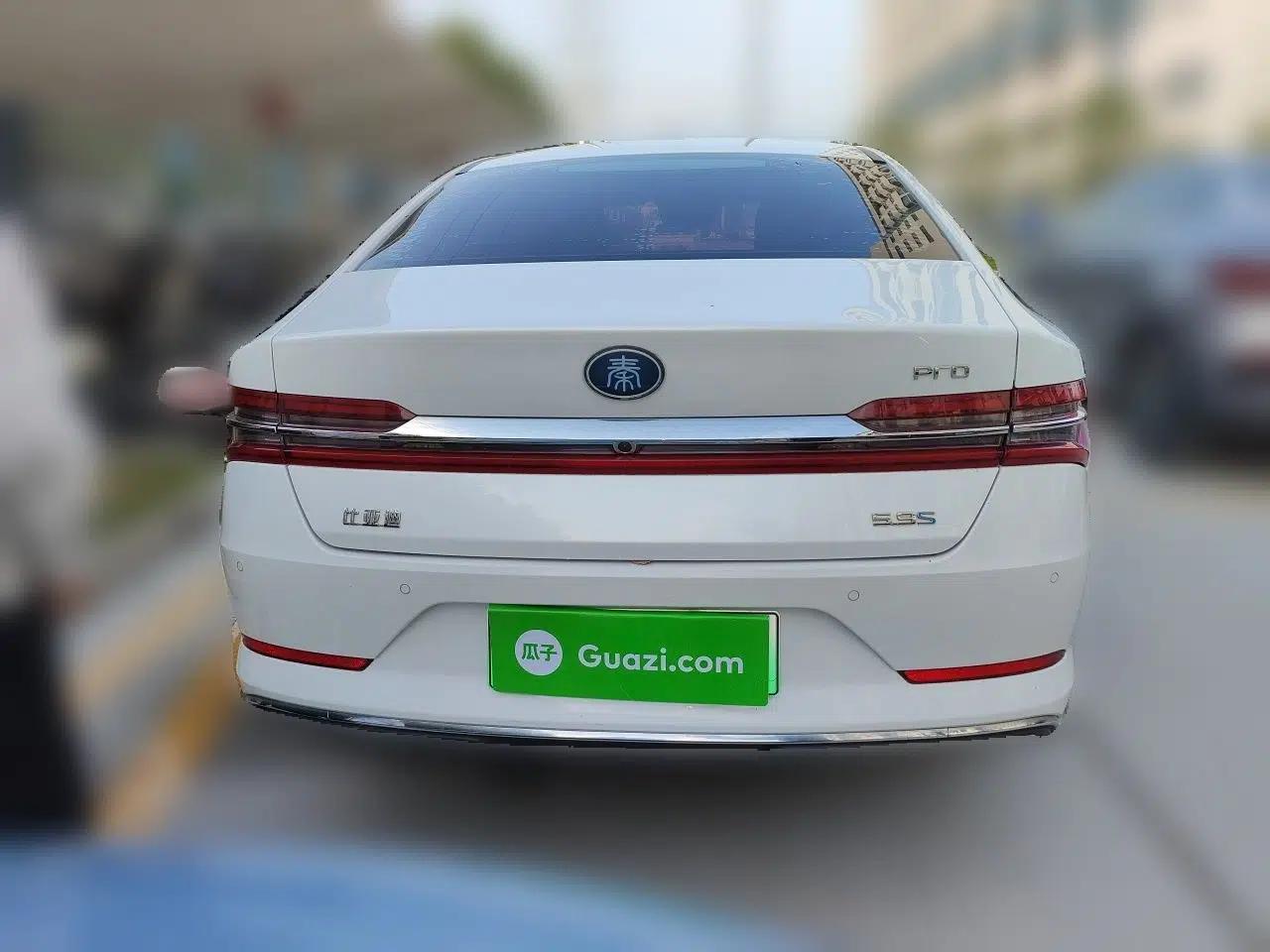 BYD Qin Pro New Energy 2018 DM 1.5TI Automatic Smart Connect Enjoyment Model — миниатюра 5