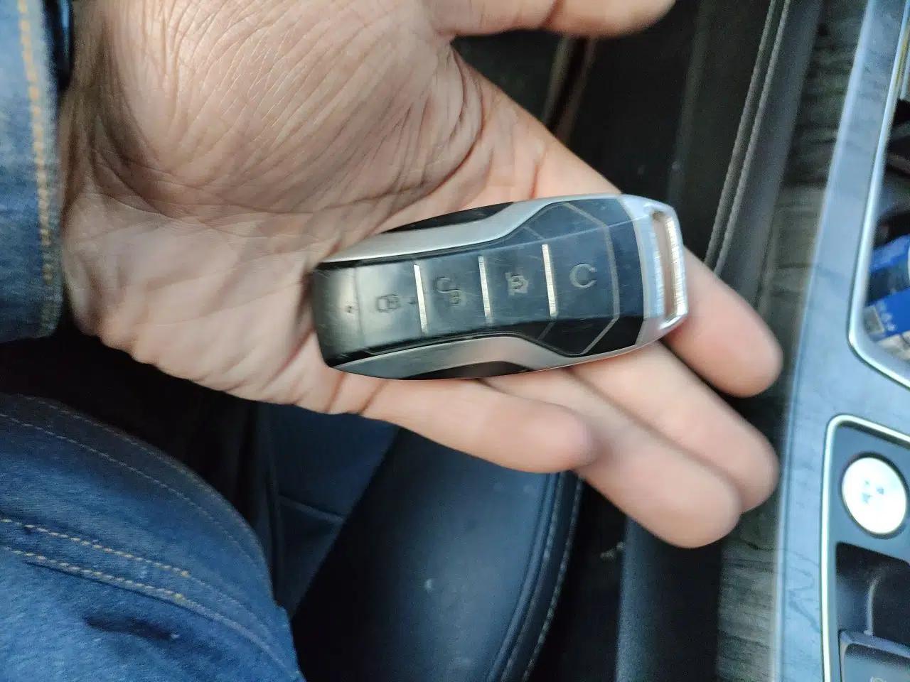 BYD Qin Pro New Energy 2018 DM 1.5TI Automatic Smart Connect Enjoyment Model — миниатюра 9