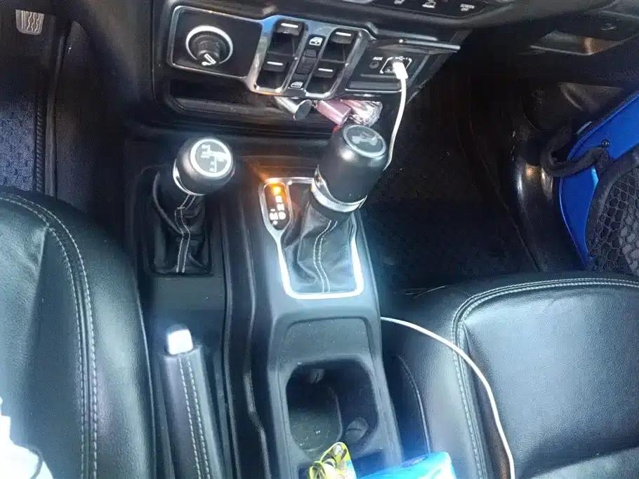 Jeep Wrangler New Energy 2021 Model 4-Door 2.0T 4xe Sahara — миниатюра 16