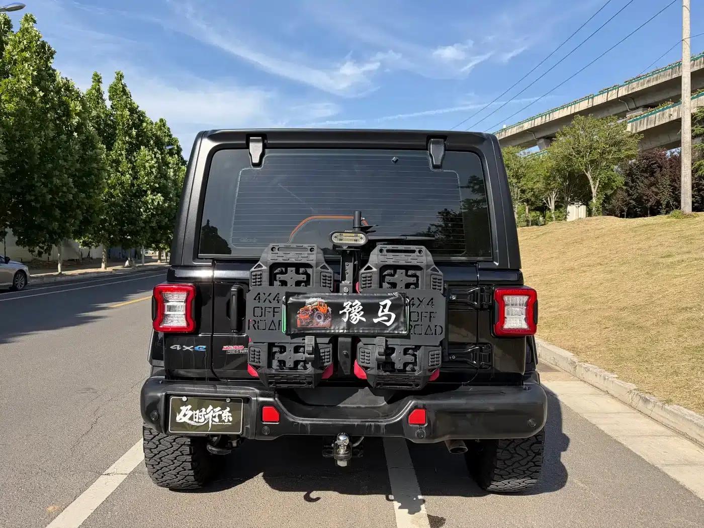 Jeep Wrangler New Energy 2021 Model 4-Door 2.0T 4xe Sahara — миниатюра 6