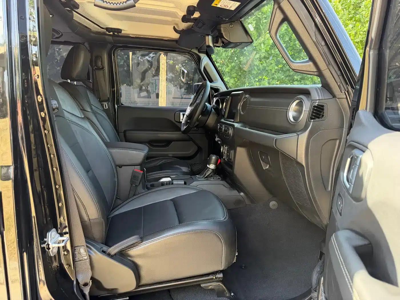 Jeep Wrangler New Energy 2021 Model 4-Door 2.0T 4xe Sahara — миниатюра 10