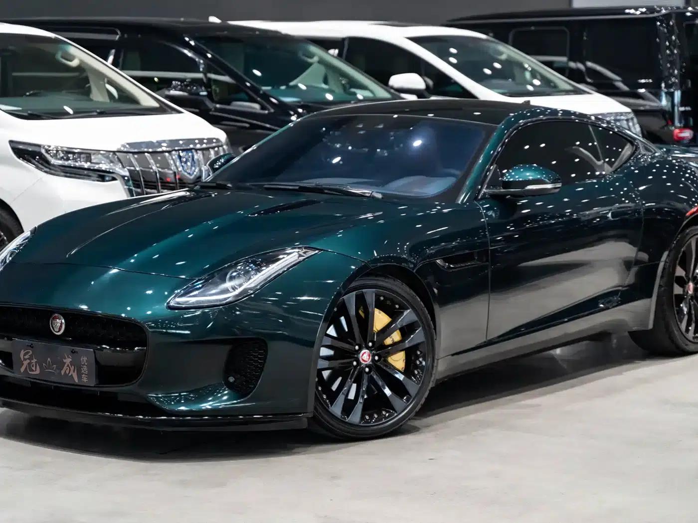 Jaguar F-TYPE 2019 2.0T Hardtop — миниатюра 1