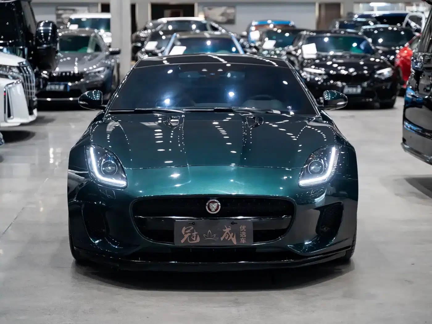 Jaguar F-TYPE 2019 2.0T Hardtop — миниатюра 2