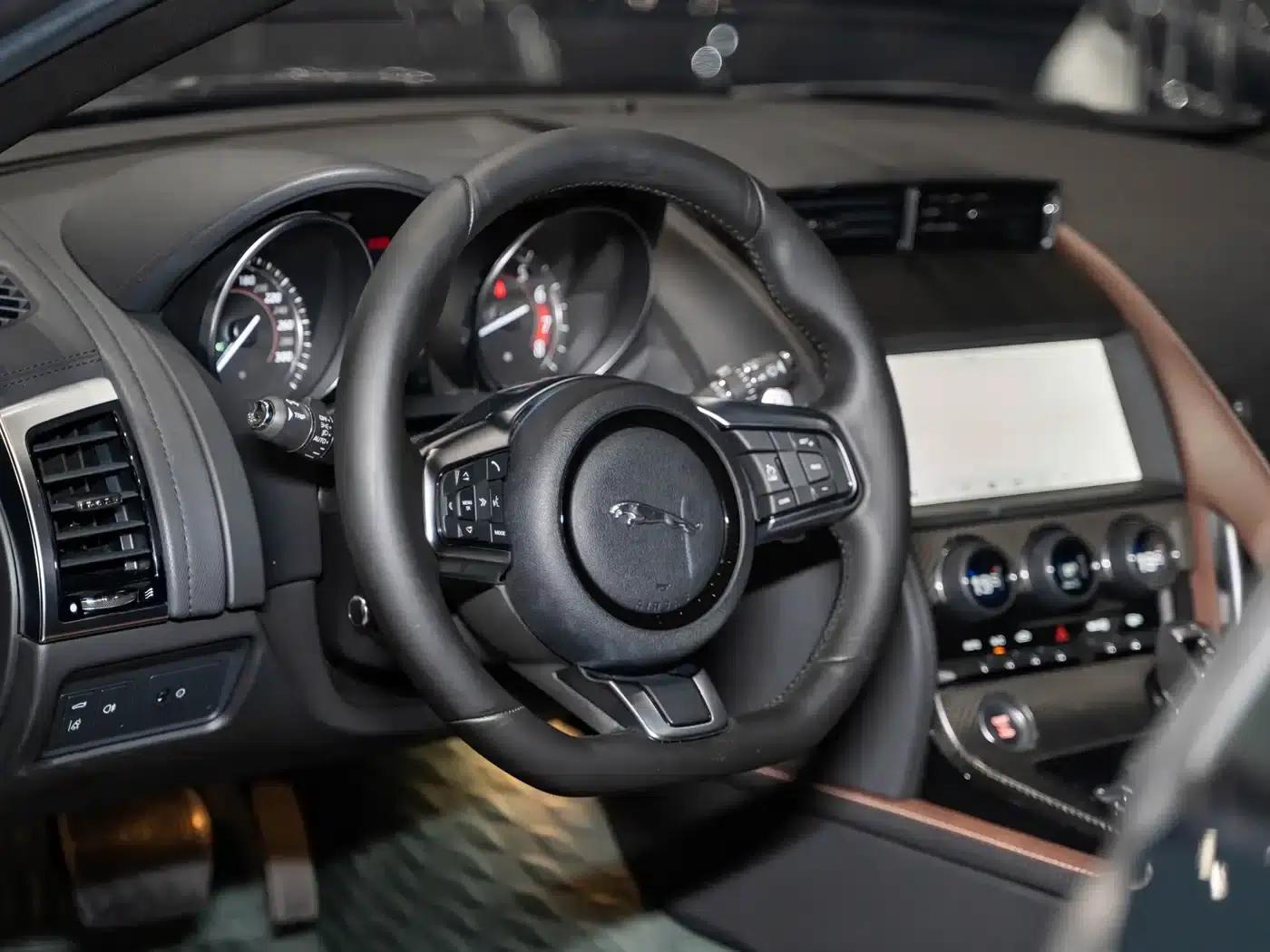 Jaguar F-TYPE 2019 2.0T Hardtop — миниатюра 11